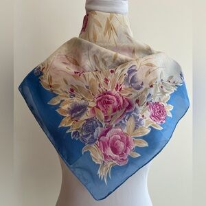 VINTAGE Boselli Crepe Square Scarf Floral Roses Pattern Spring Summer Made Italy